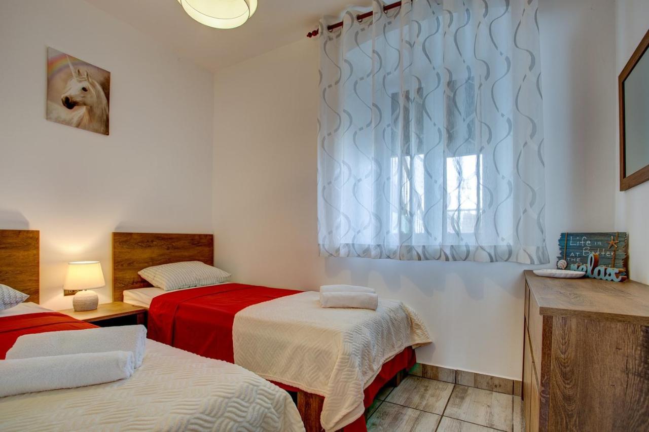 Apartment Laura With Terrace Vodnjan Exterior photo
